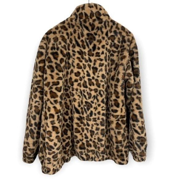 Cheetah Plush Bomber Zip-Up Jacket - Picture 5 of 9